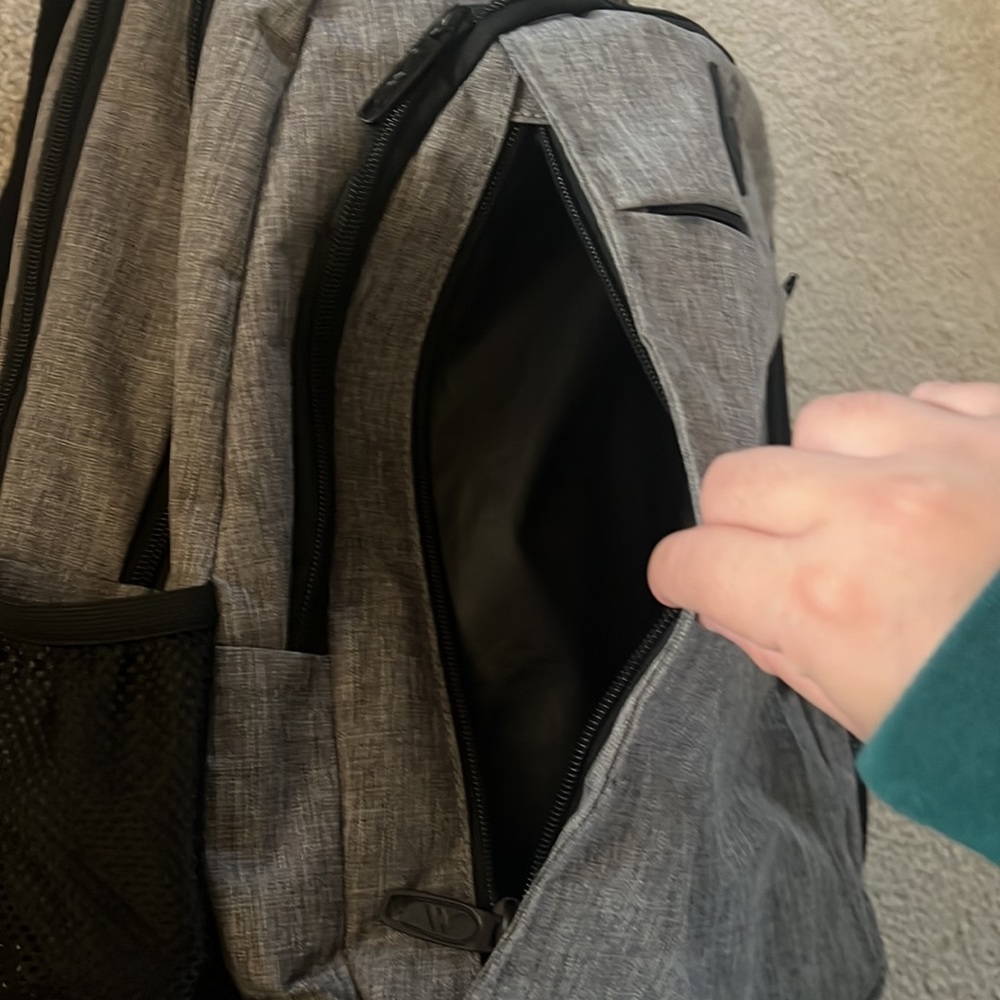 Matein Backpack - Picture 2 of 9